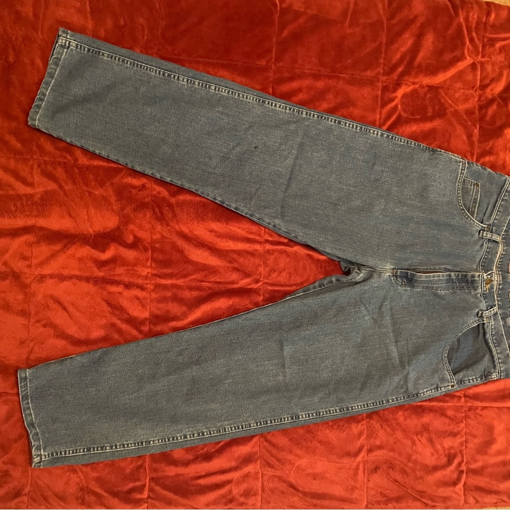 Wrangler relaxed fit jeans. Gently used. 38x30